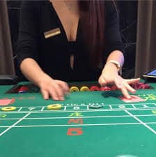 Antarmuka taruhan VIP Roulette mawartoto resmi menampilkan meja roulette dan opsi penempatan chip